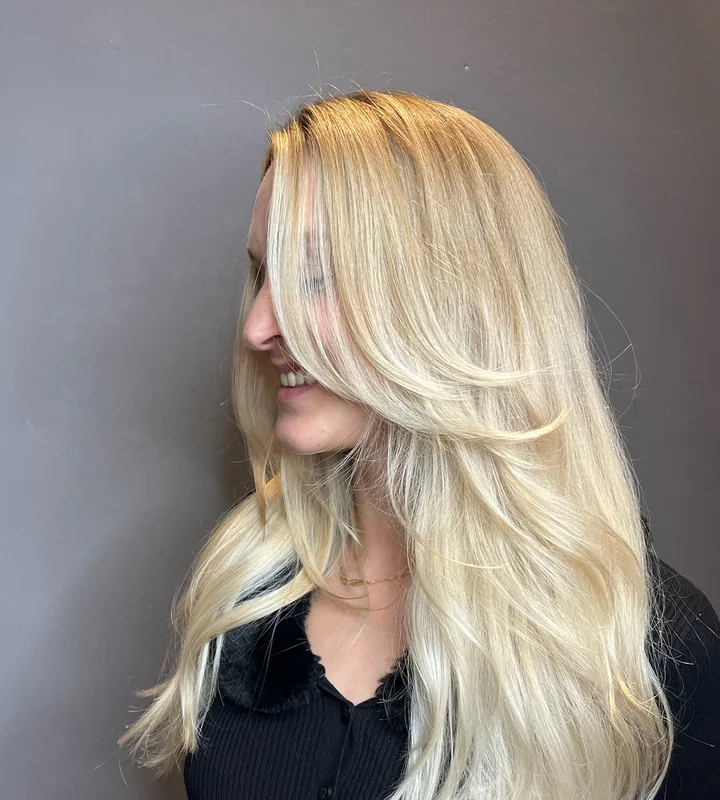 Blonde Blowout by Yuri at Renasanz Salon
